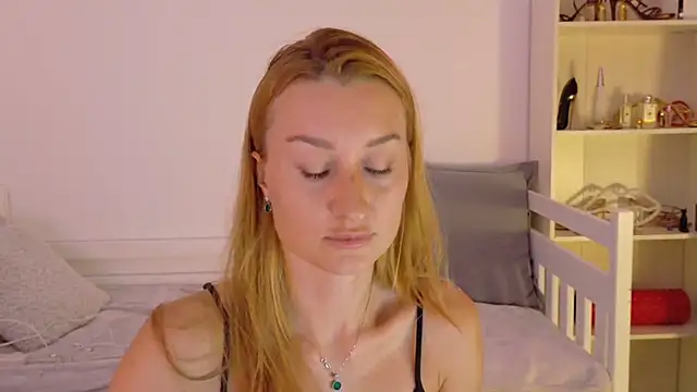 MysticRoxanne online show from 10.01.25