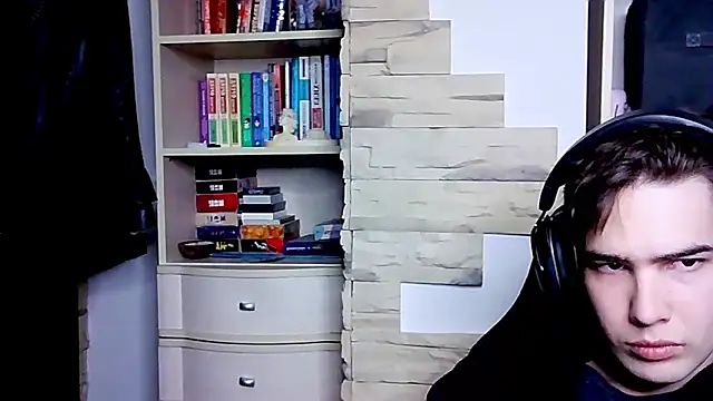 Snapshot of _Chris_Next_Door_ chatting on 10.08.25  Chris Next Door  online show from 10.08.25