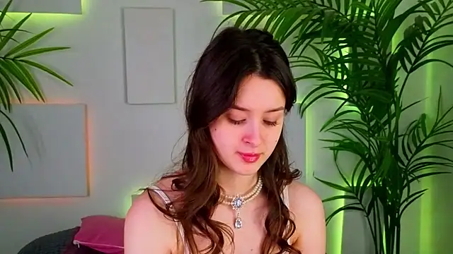 EvaSwen online show from 12.20.25