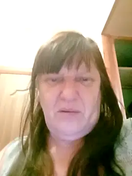 Snapshot of Apeesynka55211 chatting on 11.19.25 Apeesynka55211 online show from 11.19.25