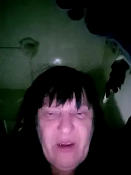 Snapshot of Apeesynka55211 chatting on 12.04.25 Apeesynka55211 online show from 12.04.25