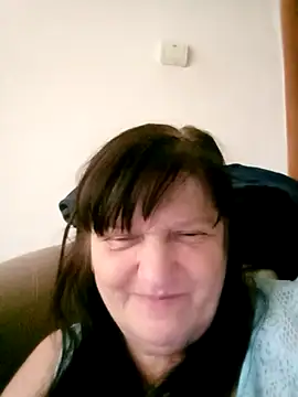 Snapshot of Apeesynka55211 chatting on 12.14.25 Apeesynka55211 online show from 12.14.25