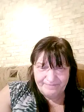 Snapshot of Apeesynka55211 chatting on 12.14.25 Apeesynka55211 online show from 12.14.25