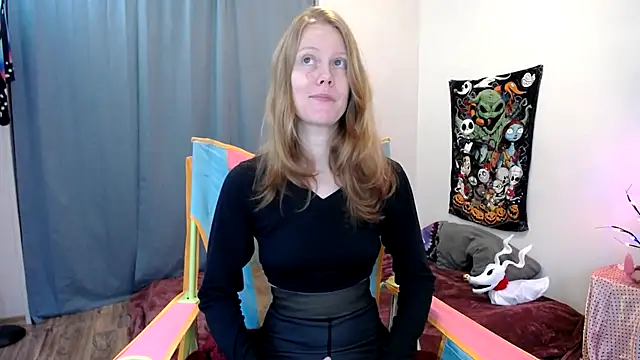 Snapshot of naughtyfox89 chatting on 10.13.25 naughtyfox89 online show from 10.13.25