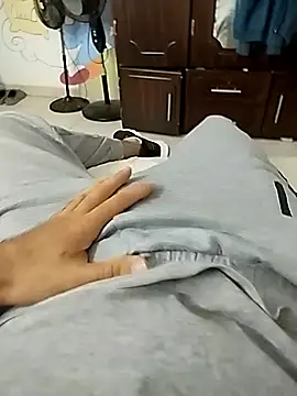 Valen Squirt04 online show from 10.03.25