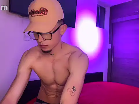 strongManLatino online show from 02.05.26