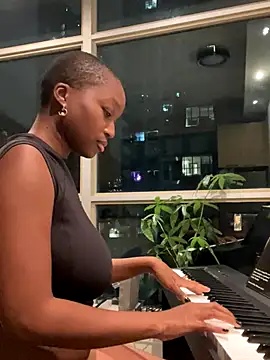 tia   fox online show from 10.31.25