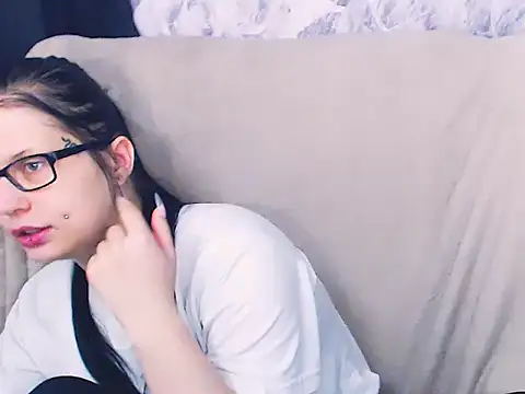 Snapshot of VenomDoll chatting on 05.02.26 VenomDoll online show from 05.02.26