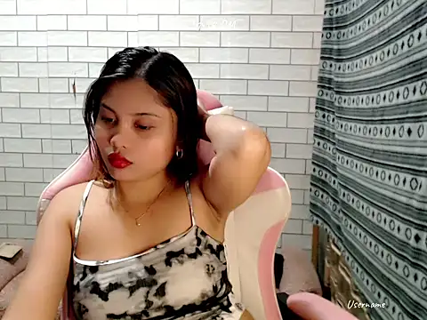 Snapshot of pinay_old_lover chatting on 10.18.25 pinay old lover online show from 10.18.25