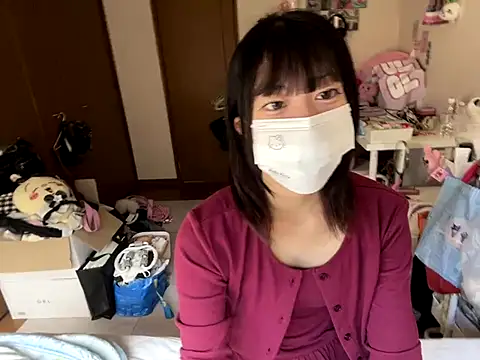 Snapshot of u_ruru chatting on 10.27.25 u ruru online show from 10.27.25
