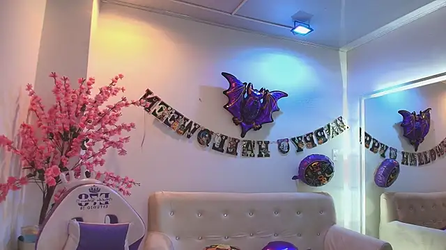 Gabriela milani online show from 10.27.25