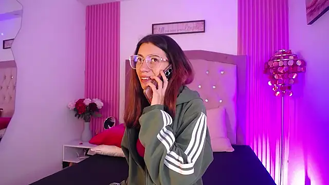 MarinetteLux online show from 03.10.26