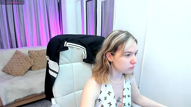 Lucia Copper online show from 10.30.25