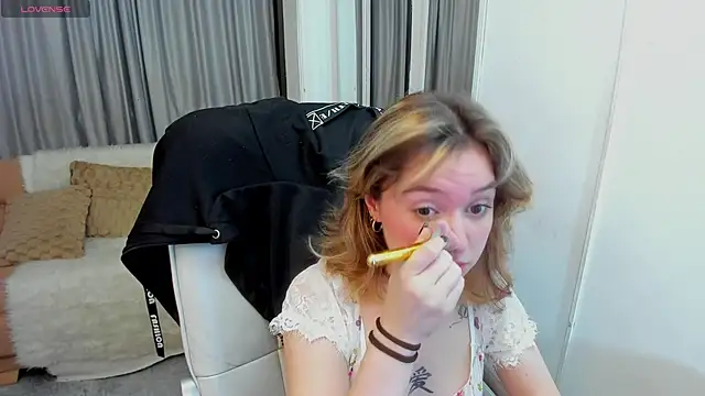 Lucia Copper online show from 12.14.25