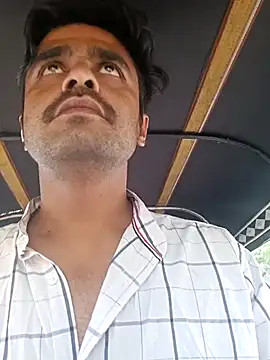 Snapshot of puneriboy32 chatting on 11.13.25 puneriboy32 online show from 11.13.25