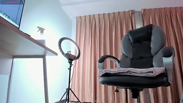 Snapshot of Scarlett__Cooper__ chatting on 02.13.26 Scarlett Cooper online show from 02.13.26