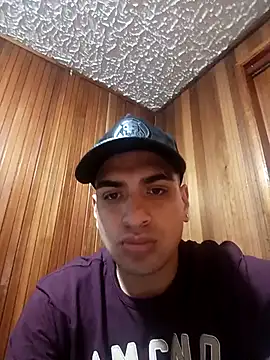 Snapshot of daniandr119 chatting on 09.29.25 daniandr119 online show from 09.29.25