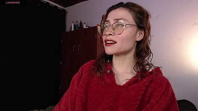 Snapshot of Alessandra_Shayk666 chatting on 11.27.25 Alessandra Shayk666 online show from 11.27.25