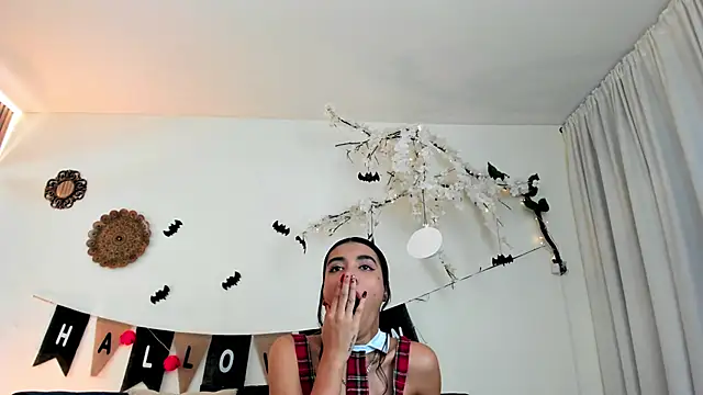 cloe taylor   online show from 10.25.25