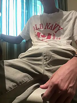 HenryLee1983-cums online show from 05.17.26