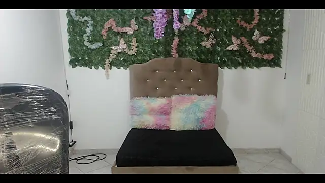 cristal hills 19 online show from 12.01.25