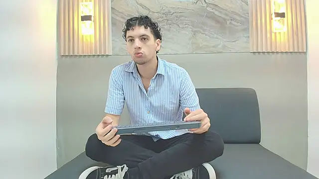 ISRAEL GRAY online show from 10.07.25