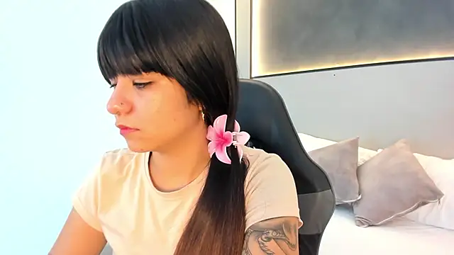 fiorella18  online show from 11.27.25