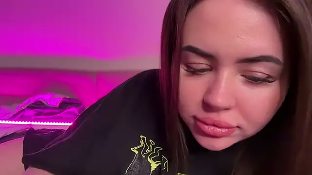 AlmaryKim online show from 11.18.25