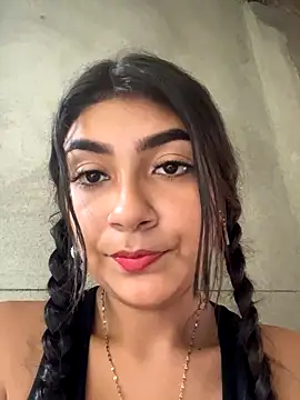 Snapshot of Sweed-virgin-pussy chatting on 11.13.25 Sweed-virgin-pussy online show from 11.13.25