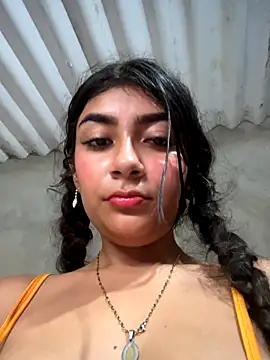 Snapshot of Sweed-virgin-pussy chatting on 11.15.25 Sweed-virgin-pussy online show from 11.15.25