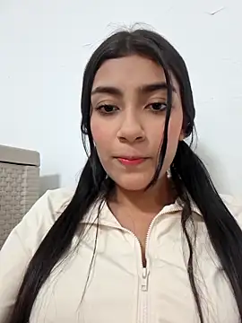 Snapshot of Sweed-virgin-pussy chatting on 05.18.26 Sweed-virgin-pussy online show from 05.18.26