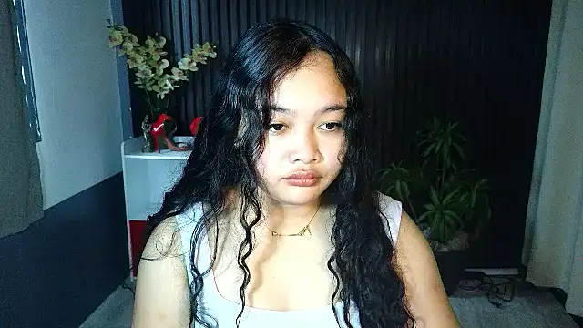 Snapshot of UrFavouriteCravings chatting on 11.24.25 UrFavouriteCravings online show from 11.24.25