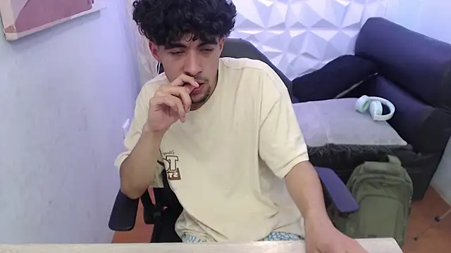 Liil boy online show from 10.11.25