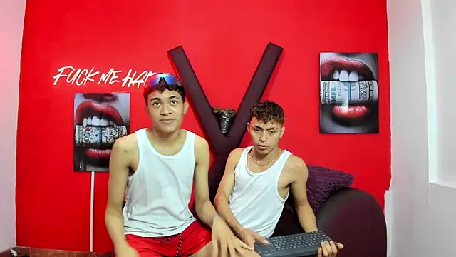 VERY HOT GUYS online show from 03.28.26