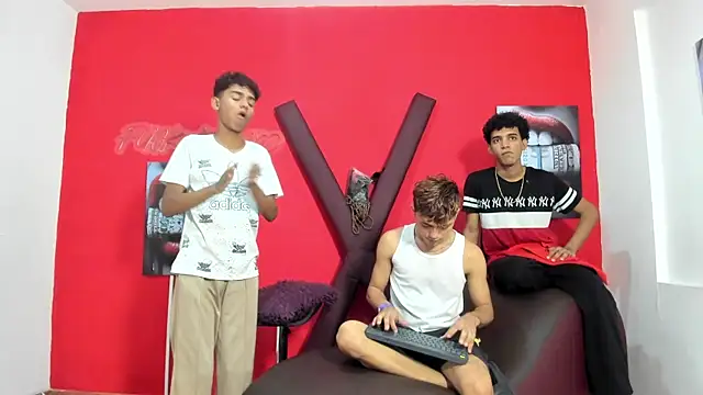 VERY HOT GUYS online show from 04.08.26