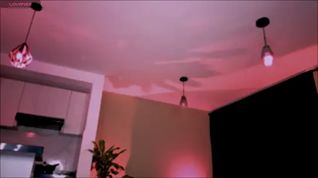 Snapshot of VanessaBlackrose chatting on 10.21.25 VanessaBlackrose online show from 10.21.25