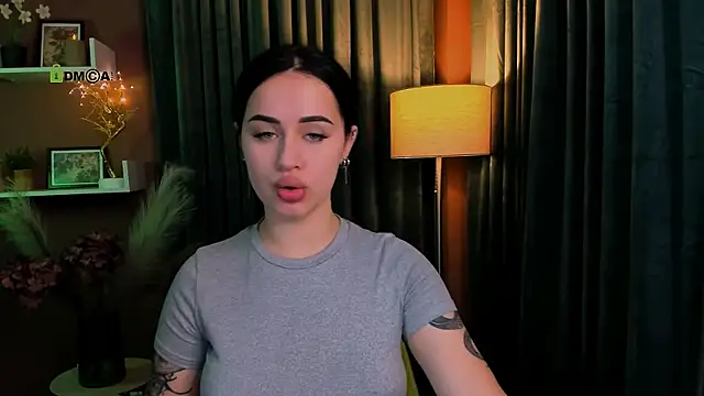 Snapshot of vivy_star1 chatting on 05.21.26 vivy star1 online show from 05.21.26