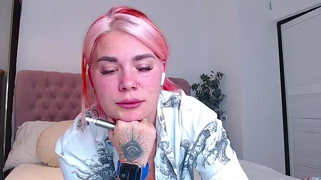 Naughty kittyy1 online show from 10.14.25