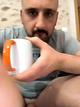 Snapshot of fred77183 chatting on 12.04.25 fred77183 online show from 12.04.25