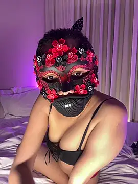 Snapshot of Stefani360 chatting on 12.21.25 Stefani360 online show from 12.21.25