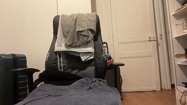 nanaisbackk online show from 02.26.26