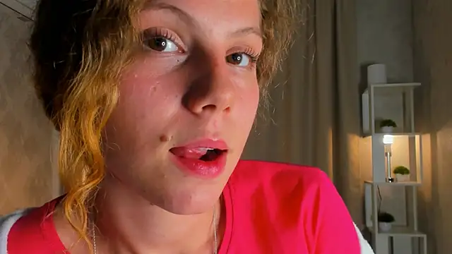 Snapshot of SammyWente chatting on 10.11.25 SammyWente online show from 10.11.25