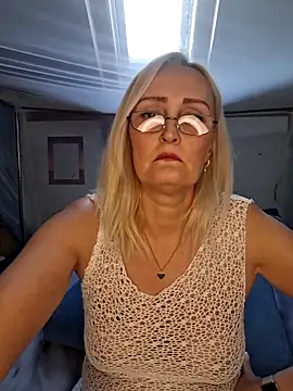 Jenny Blum online show from 12.01.25