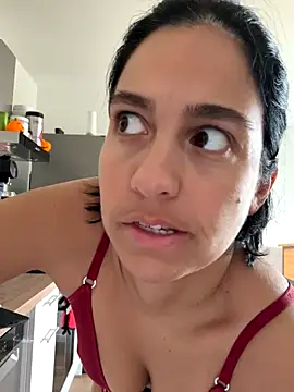 LaPetiteKim online show from 11.05.25