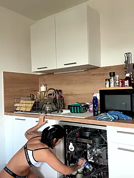 Snapshot of LaPetiteKim chatting on 01.13.26 LaPetiteKim online show from 01.13.26