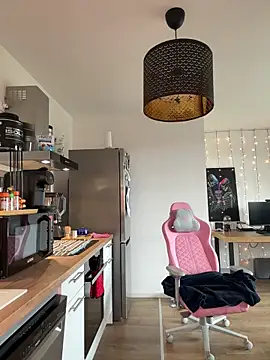 Snapshot of LaPetiteKim chatting on 02.24.26 LaPetiteKim online show from 02.24.26