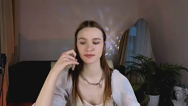 PollyMayer online show from 10.02.25