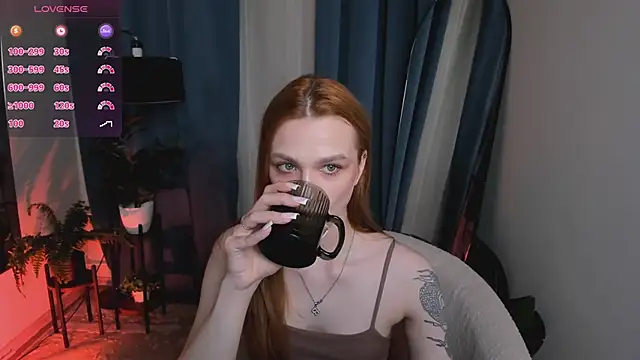Snapshot of PollyMayer chatting on 05.21.26 PollyMayer online show from 05.21.26