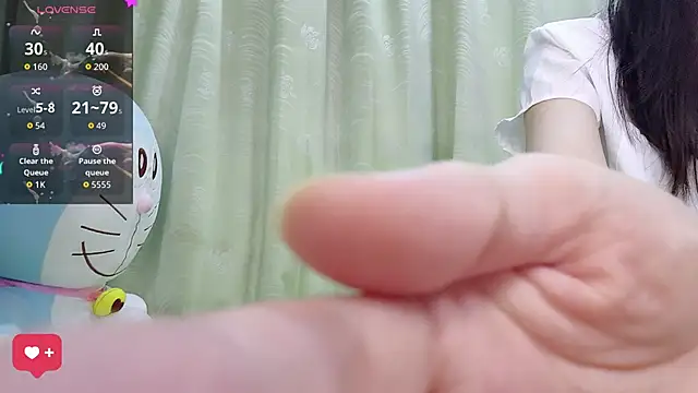 kindbee online show from 10.26.25