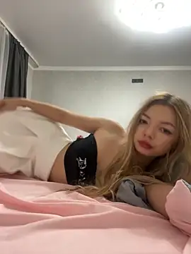  Siennaaa  online show from 11.20.25